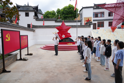 云南旅游职业学院近百名师生赴柯渡开展思政课实践教学活动