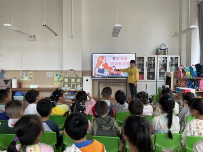 昆明市西山区前卫幼儿园教育集团希望路园区开展母亲节活动