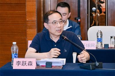李跃森：《去有风的地方》倡导了一种仰望星空而又脚踏实地的人生态度