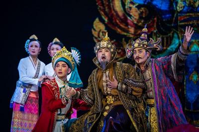 大型神话花灯剧《孔雀公主2024》在昆明公演