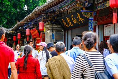 建水县“五一”假期旅游火爆，文旅活动丰富多彩，游客点赞沉浸式体验