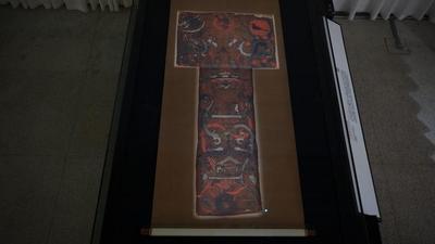 首次展出！国宝级文物曲裾素纱单衣真品亮相新展