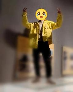 男子踩踏云南省博物馆展示柜摆拍，警方：立案调查