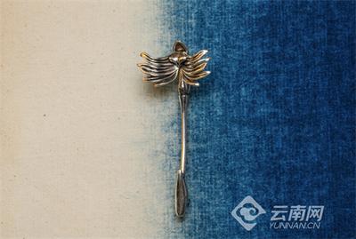 自然与文化的灵动表达！第8届南博会纪念胸针来啦