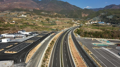 华丽高速公路全线通车！