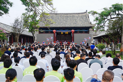 第七届中国四大名陶（4+N）建水展开幕  