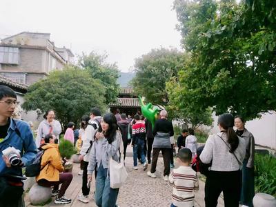 国庆假期271.6万人次游曲靖