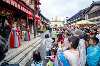 国庆假期成绩单出炉 云南旅游花费达472.4亿元 