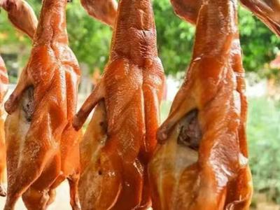 打卡云南丨第135件小事：到昆明宜良，品一只香嫩酥脆的烤鸭