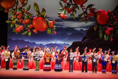 大型花灯剧《石榴花红》在昆明成功巡演