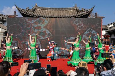 千名文旅博主“喊麦”：冬暖花开，云南喊你过大年！