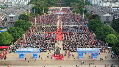 玉溪文旅周刊丨16000人齐聚新平！千桌万人磨盘宴热闹开席