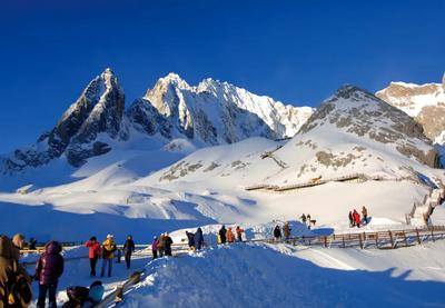 玉龙雪山景区多举措迎接2025年“五一”旅游高峰