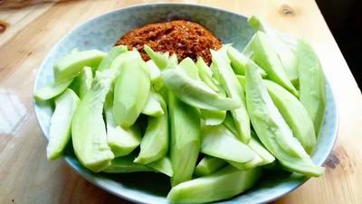 你以為下午茶只能甜膩？臨滄人用酸辣CP刷新你的味覺認知！