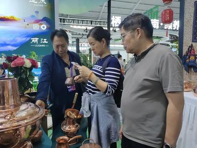聚焦南博会｜非遗+智造！玉溪江川企业产品南博会圈粉中外客商