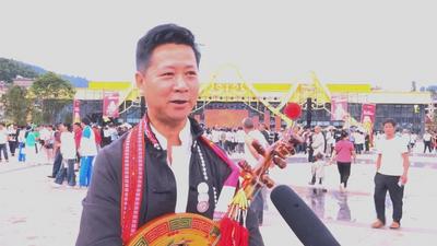 云南金平：四方宾朋共庆彝族火把节