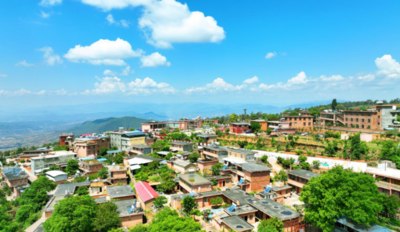 北纬26度的清凉秘境！在永仁方山，17℃的夏天藏进诸葛营古村