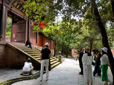 《万里瞻天》主创团队深入巍山采风  借火把节契机深度挖掘南诏文化