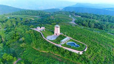 北纬26度的清凉秘境！在永仁方山，17℃的夏天藏进诸葛营古村