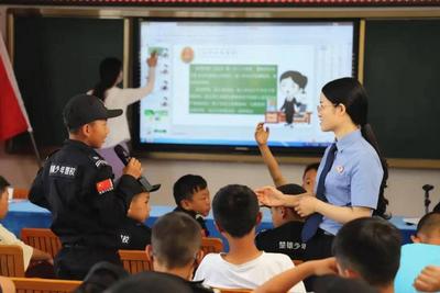 楚雄少年警校暨“火把红”民族团结进步同心营开营
