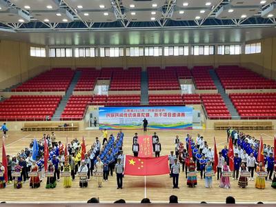 七彩云南燃情赛场！2025“民族团结杯”陀螺秋千赛楚雄圆满落幕