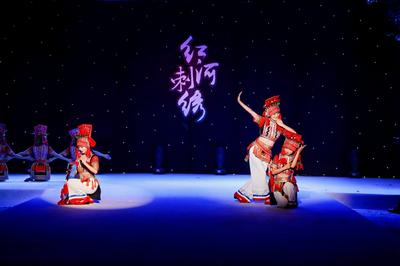 红河：古建筑里刮起“最炫民族风”！
