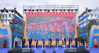 第三届世界的“香格里拉”文化旅游节开幕