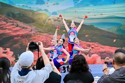 红河非遗“京”彩亮相  滇南风情邂逅首都风华