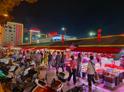 从“旧货场”到“潮玩地标” 花柯夜市激活曲靖夜经济新活力