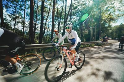 向山而行，与心共鸣：泸沽湖畔上演“体育+旅居”文化盛宴