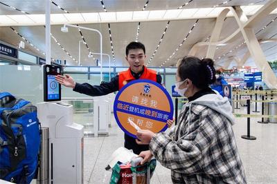 云南航空市场暑运热 旅客吞吐量达1479万人次