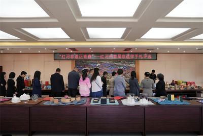 让非遗“可携可赏”  首届红河非遗伴手礼评选活动在蒙自举行