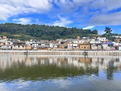 温润玉溪 旅居福地丨元江龙潭乡：赴一场邑业科日落，把“爱在黄昏”写进彝乡暮色里