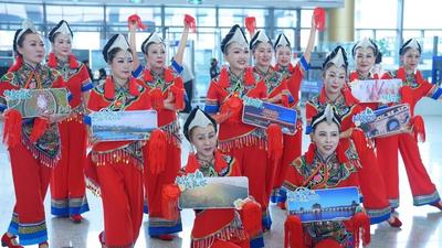 庆祝中华人民共和国成立76周年，红河“红”了！