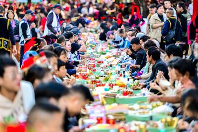 明天下午两点，相约昆明南站，“坐着火车游红河”