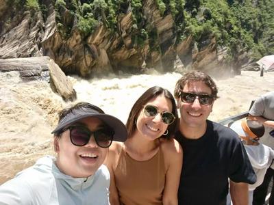 丽江导游李菊全国大赛斩获殊荣，“双语桥梁”传递云南之美！