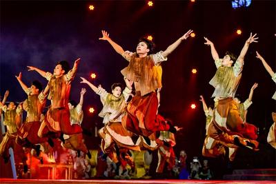 2025年绿春哈尼十月年长街古宴火爆全网