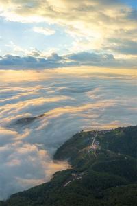 日出云海齐上阵！冬日的楚雄，美成了仙境