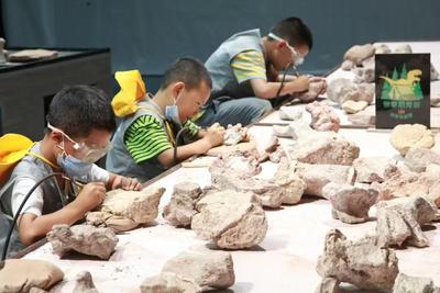 禄丰世界恐龙谷推出爱心减免活动 提升研学服务惠及特殊群体