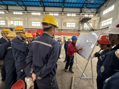 劳模工匠妙手解“焊”题 一线车间传经送良方