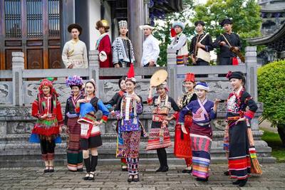 把“非遺”穿成“爆款”，大理這場(chǎng)服飾秀太驚艷了！