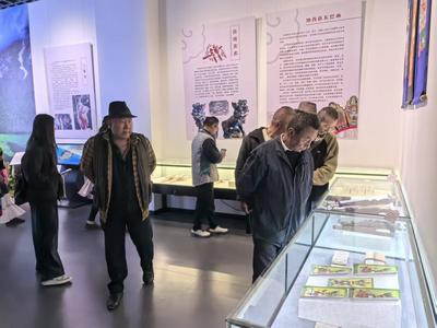 从“守艺”到“创艺”：丽江非遗传承人集中充电，探索创新之路