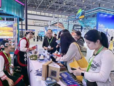 丽江精彩亮相2025中国国际旅游交易会 多维展示文旅魅力