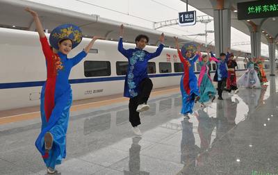 直通“中越边境” 南凭高铁全线贯通运营