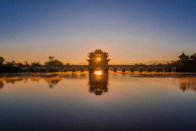 建水冬日的十七孔桥，赠你一场金光穿孔的浪漫