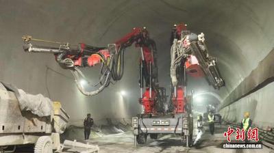 渝昆高铁建设取得重大突破