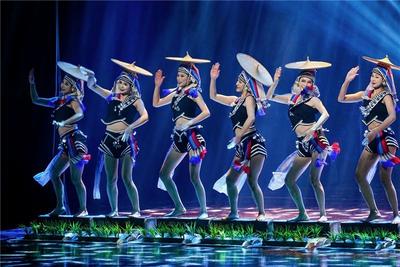 红河州原创舞蹈《云上梯田》亮相2025年云南省“群星奖”“彩云奖”优秀节目展演