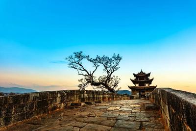 建水冬日的十七孔桥，赠你一场金光穿孔的浪漫