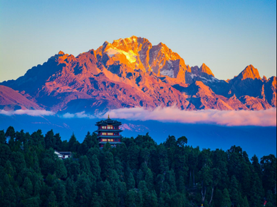 丽江：暖阳星空下 绘就冬日旅居“新画卷”
