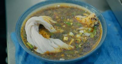 打卡玉溪100家小店丨元江20年宝藏小店可可屋，越南梁姐的榨油米线和小卷粉